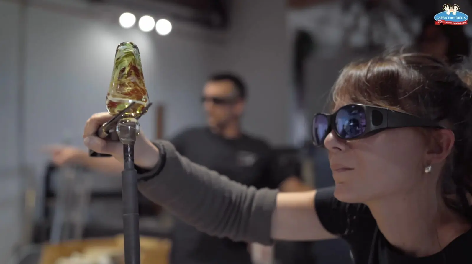 Tournage d'une vidéo corporate dans un atelier de souffleurs de verre